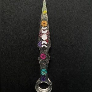 ✨handmade resin protectionknife✨